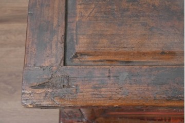 中国ヴィンテージ　アンティーク調　吉祥文様の彫刻と絵付けが華やかなローボード　(R-090503)