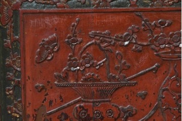 中国ヴィンテージ　アンティーク調　吉祥文様の彫刻と絵付けが華やかなローボード　(R-090503)