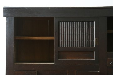 和製アンティーク　和の風格あふれる丸桟引き戸の二段重ね近江水屋箪笥　(R-090505)