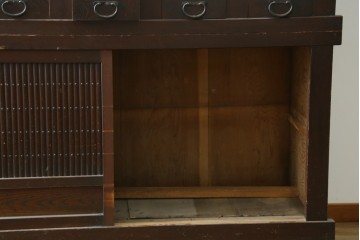 和製アンティーク　和の風格あふれる丸桟引き戸の二段重ね近江水屋箪笥　(R-090505)