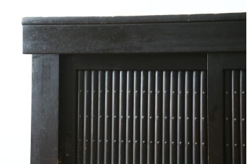 和製アンティーク　和の風格あふれる丸桟引き戸の二段重ね近江水屋箪笥　(R-090505)