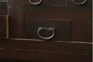和製アンティーク　和の風格あふれる丸桟引き戸の二段重ね近江水屋箪笥　(R-090505)