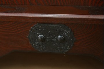 中古　美品　筑後民芸　美しい木目と装飾金具を楽しめる車箪笥　(R-090510)