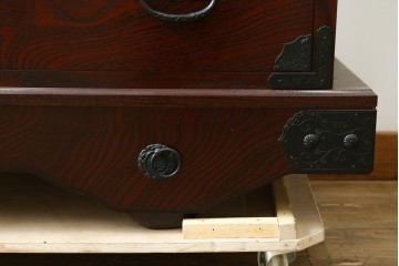 中古　美品　筑後民芸　美しい木目と装飾金具を楽しめる車箪笥　(R-090510)