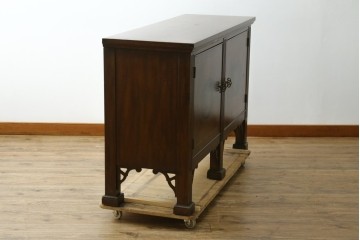 中古　希少モデル!!　DREXEL HERITAGE(ドレクセルヘリテイジ)　シノワズリ様式　優美な花絵と脚部の透かし飾りが目を惹くサイドボード (R-090511)