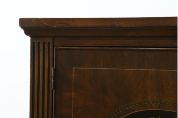 中古　希少モデル!!　DREXEL HERITAGE(ドレクセルヘリテイジ)　シノワズリ様式　優美な花絵と脚部の透かし飾りが目を惹くサイドボード (R-090511)