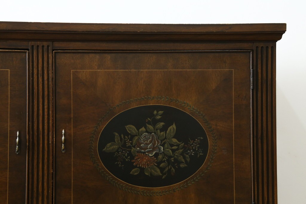 中古　希少モデル!!　DREXEL HERITAGE(ドレクセルヘリテイジ)　シノワズリ様式　優美な花絵と脚部の透かし飾りが目を惹くサイドボード (R-090511)