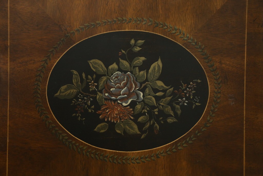 中古　希少モデル!!　DREXEL HERITAGE(ドレクセルヘリテイジ)　シノワズリ様式　優美な花絵と脚部の透かし飾りが目を惹くサイドボード (R-090511)