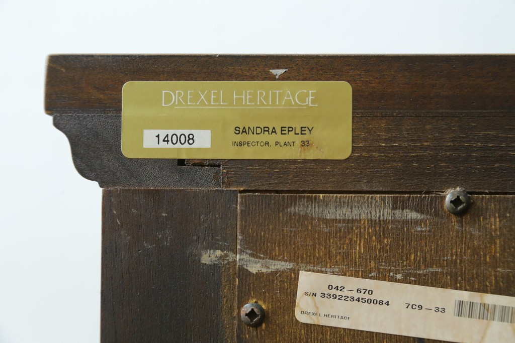 中古　希少モデル!!　DREXEL HERITAGE(ドレクセルヘリテイジ)　シノワズリ様式　優美な花絵と脚部の透かし飾りが目を惹くサイドボード (R-090511)