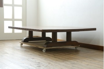 和製アンティーク　昭和初期　高級工芸家具!!　総欅(けやき)材　上杢一枚板　天板を縁取る雷文彫刻と見事な杢目が魅力の座卓　(R-090512)