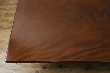 和製アンティーク　昭和初期　高級工芸家具!!　総欅(けやき)材　上杢一枚板　天板を縁取る雷文彫刻と見事な杢目が魅力の座卓　(R-090512)