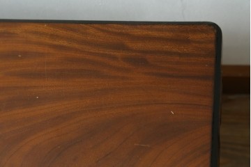 和製アンティーク　昭和初期　高級工芸家具!!　総欅(けやき)材　上杢一枚板　天板を縁取る雷文彫刻と見事な杢目が魅力の座卓　(R-090512)