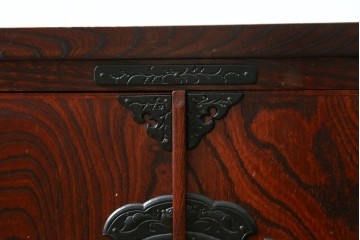 中古　美品　岩谷堂箪笥　テレビ台にもおすすめ!　金具と美しい木目が重厚さを添えるローボード　(R-090516)