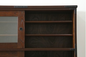 中古　駿河民芸　ガラス引き戸と引き出しを備えた端正な重ね水屋箪笥　(R-090517)