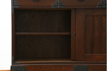 中古　駿河民芸　ガラス引き戸と引き出しを備えた端正な重ね水屋箪笥　(R-090517)