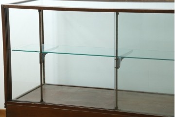 イギリスアンティーク　1930年頃　ガラス越しのディスプレイを楽しめるカウンターガラスケース　(R-090521)
