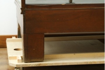 イギリスアンティーク　1930年頃　ガラス越しのディスプレイを楽しめるカウンターガラスケース　(R-090521)