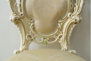 中古　SILIK(シリック)　繊細な装飾が気品あふれるロココ調チェア　定価約41万円　(R-090525)