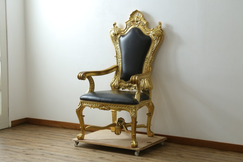 中古　本革(レザー)　横浜家具取り扱い　Camerin(カメリン)　Baroque(バロック)シリーズ　1011　重厚感漂う大型ハイバックアームチェア　定価約75万円　(R-090526)