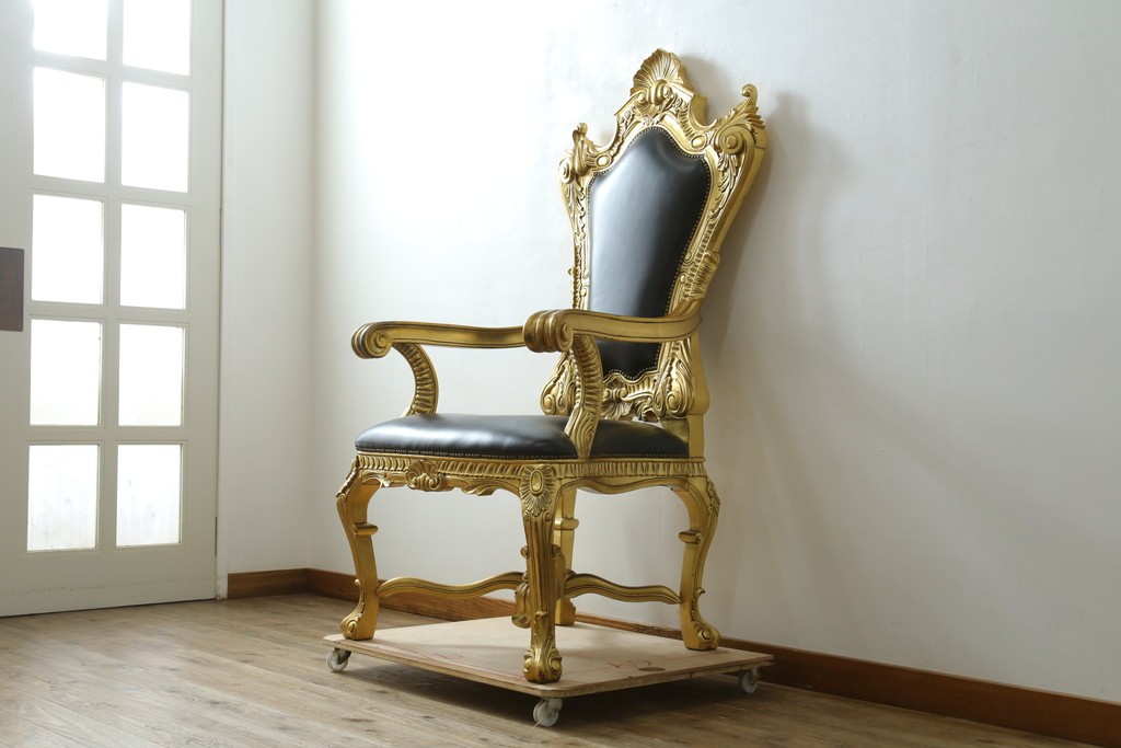 中古　本革(レザー)　横浜家具取り扱い　Camerin(カメリン)　Baroque(バロック)シリーズ　1011　重厚感漂う大型ハイバックアームチェア　定価約75万円　(R-090526)