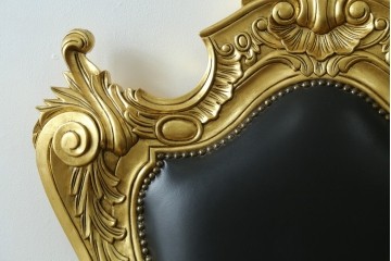 中古　本革(レザー)　横浜家具取り扱い　Camerin(カメリン)　Baroque(バロック)シリーズ　1011　重厚感漂う大型ハイバックアームチェア　定価約75万円　(R-090526)