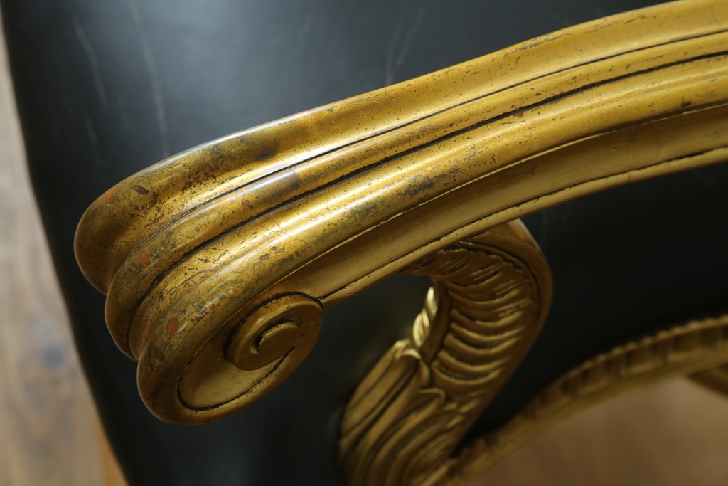 中古　本革(レザー)　横浜家具取り扱い　Camerin(カメリン)　Baroque(バロック)シリーズ　1011　重厚感漂う大型ハイバックアームチェア　定価約75万円　(R-090526)