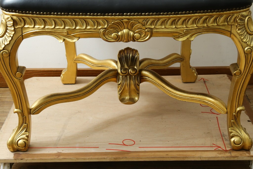 中古　本革(レザー)　横浜家具取り扱い　Camerin(カメリン)　Baroque(バロック)シリーズ　1011　重厚感漂う大型ハイバックアームチェア　定価約75万円　(R-090526)