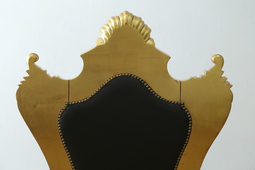 中古　本革(レザー)　横浜家具取り扱い　Camerin(カメリン)　Baroque(バロック)シリーズ　1011　重厚感漂う大型ハイバックアームチェア　定価約75万円　(R-090526)