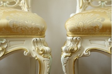 中古　美品　イタリア高級家具　SILIK(シリック)　気品あふれるロココ調のチェア4脚セット　定価(4脚合計)約164万円　(R-090527)