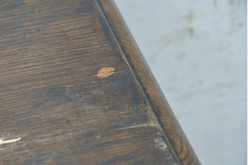 イギリスアンティーク　1930年頃　オーク材　リネンフォールドの彫刻が入った戸棚付きチェスト　(R-090537)