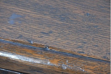 イギリスアンティーク　1930年頃　オーク材　リネンフォールドの彫刻が入った戸棚付きチェスト　(R-090537)