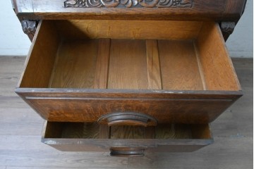 イギリスアンティーク　1930年頃　オーク材　アールデコ　円形ハンドルが印象的なライティングビューロー　(R-090540)