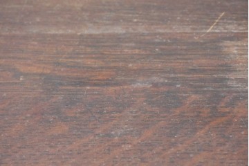 イギリスアンティーク　1930年頃　オーク材　アールデコ　円形ハンドルが印象的なライティングビューロー　(R-090540)