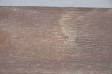 イギリスアンティーク　1930年頃　オーク材　アールデコ　円形ハンドルが印象的なライティングビューロー　(R-090540)