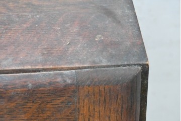 イギリスアンティーク　1930年頃　オーク材　アールデコ　円形ハンドルが印象的なライティングビューロー　(R-090540)