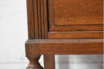 イギリスアンティーク　1930年頃　オーク材　アールデコ　円形ハンドルが印象的なライティングビューロー　(R-090540)