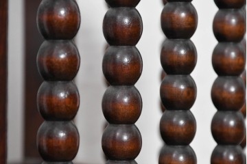 中古　松本民芸家具　クラシカルなろくろ飾りが印象的な傘立て　(R-090545)