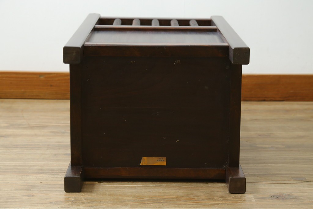 中古　松本民芸家具　クラシカルなろくろ飾りが印象的な傘立て　(R-090545)