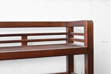 中国ヴィンテージ　中国伝統デザイン　段違いの棚構成が個性的なオープンシェルフ　(R-090549)