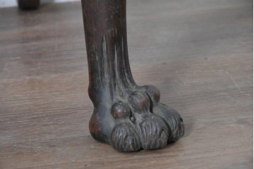 イギリスアンティーク　1900年頃　オーク材　ライオン(獅子)をかたどった彫刻脚がユニークなホールチェア2脚セット　(R-090555)
