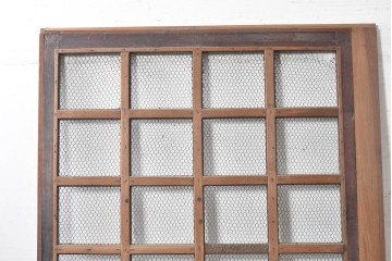 アンティーク建具　明治から大正期　素朴で味わい深い金網入りきつね格子蔵戸1枚　(R-090561)