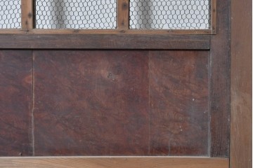アンティーク建具　明治から大正期　素朴で味わい深い金網入りきつね格子蔵戸1枚　(R-090561)
