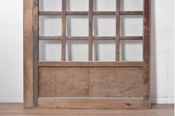 アンティーク建具　明治から大正期　素朴で味わい深い金網入りきつね格子蔵戸1枚　(R-090561)