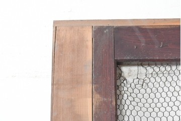アンティーク建具　明治から大正期　素朴で味わい深い金網入りきつね格子蔵戸1枚　(R-090561)