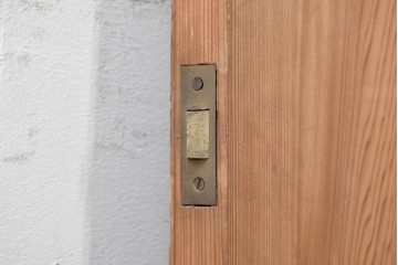 アンティーク建具　大正から昭和初期　高級品　杉材　大正ロマンの雰囲気漂う作りの良い幅広扉1枚　(R-090563)