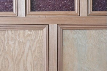アンティーク建具　大正から昭和初期　大正ロマン　色ガラスがレトロな作りの良い幅広引き戸1枚　(R-090567)