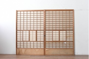 ヴィンテージ建具　昭和中期　幅広　細かな格子組が上品な猫間障子戸2枚セット　(R-090568)