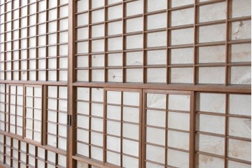 ヴィンテージ建具　昭和中期　幅広　細かな格子組が上品な猫間障子戸2枚セット　(R-090568)