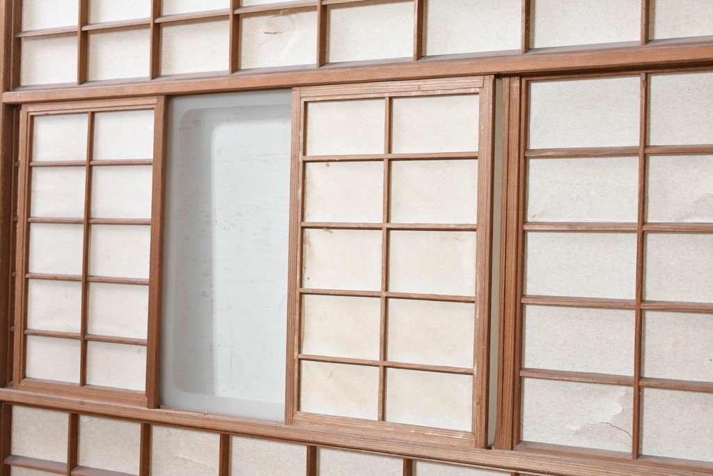 ヴィンテージ建具　昭和中期　幅広　細かな格子組が上品な猫間障子戸2枚セット　(R-090568)