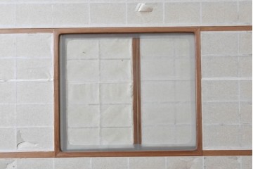 ヴィンテージ建具　昭和中期　幅広　細かな格子組が上品な猫間障子戸2枚セット　(R-090568)